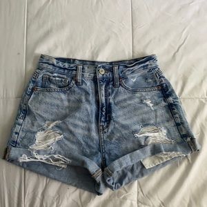 American Eagle mom short